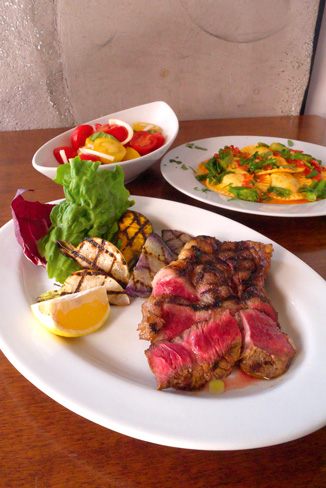 �Ԉ䂳��̃g�}�g�ƃ��C���r�[�t�t�F�A [�C�^���A�����X �� �o���b�J]